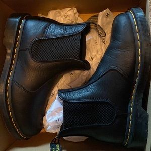 Dr Martens Chelsea boots
